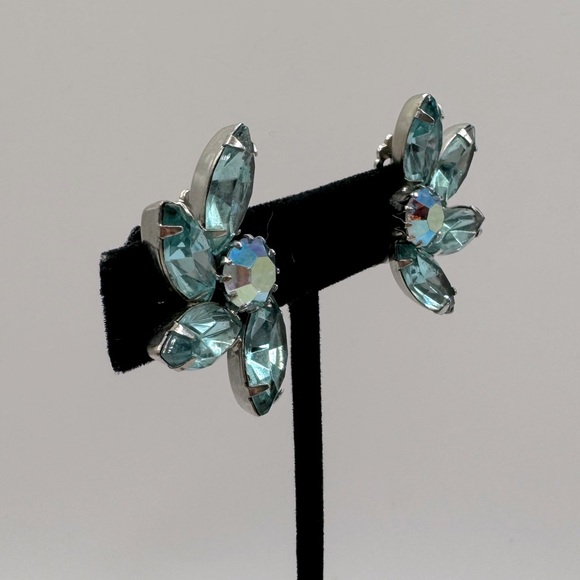 VINTAGE Aurora Borealis Crystal Clip-On Earrings - Picture 5 of 12